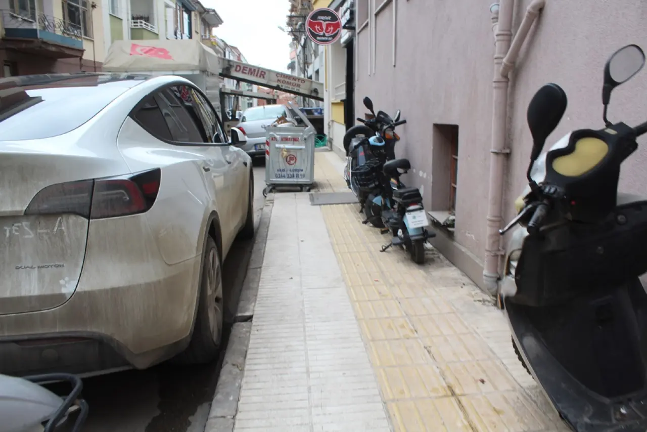 Kaldırım Var, Yaya Yok! 2