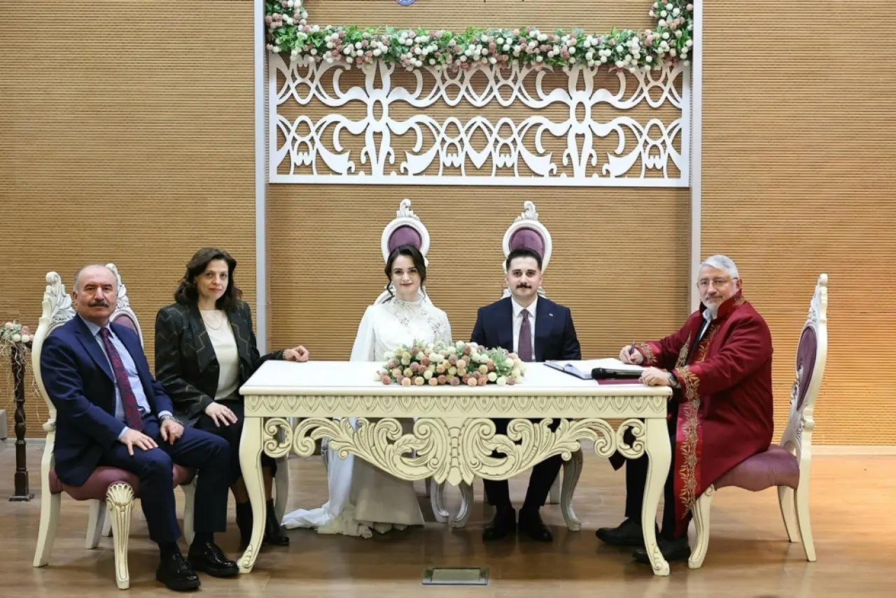 Kaymakam Dünyaevine Girdi 3