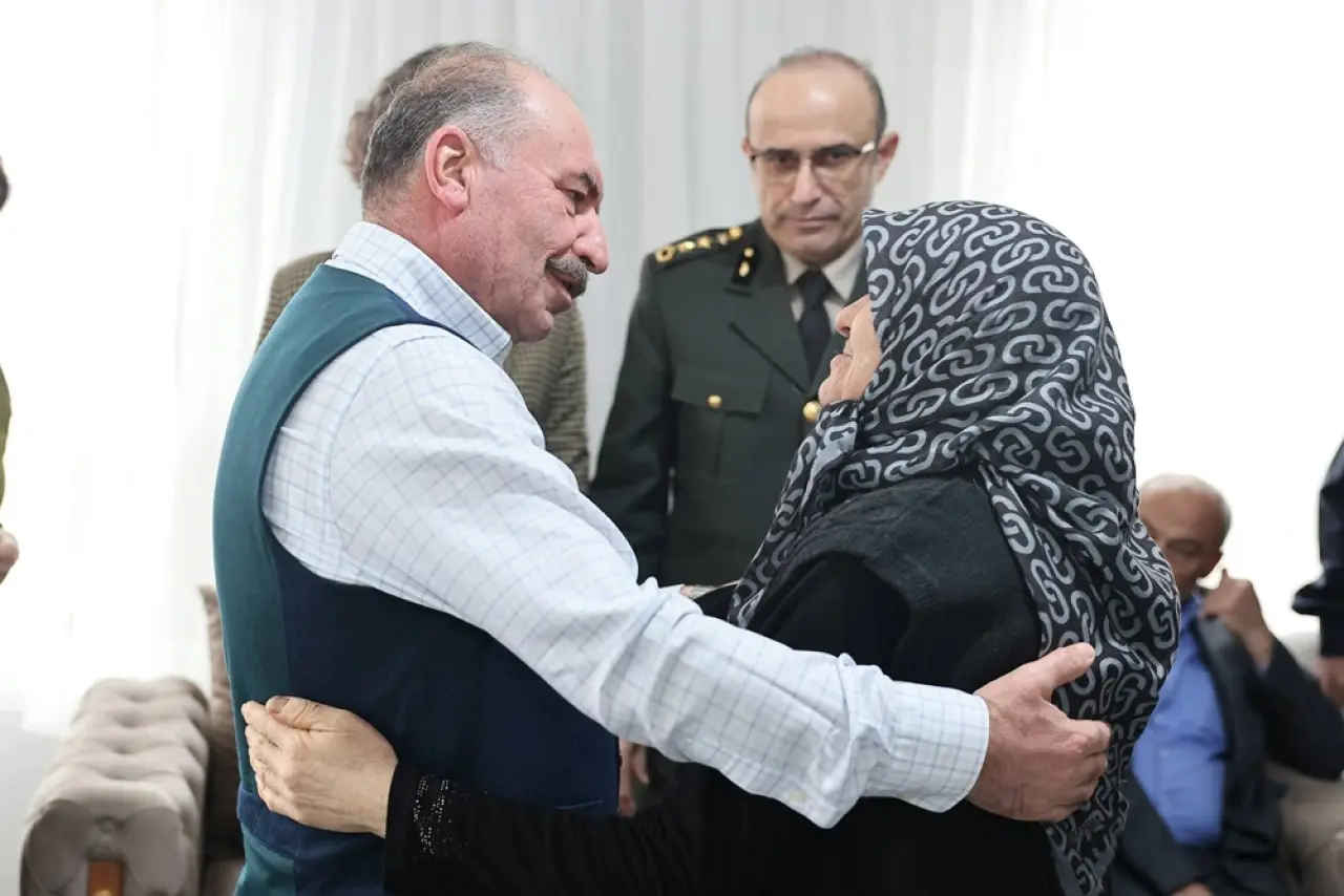 Vali Çalgan’dan Şehit Ailesine Ziyaret 3