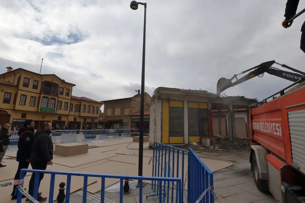 Tarihi Kent Meydanı'nda Son Engel De Kalkıyor 2