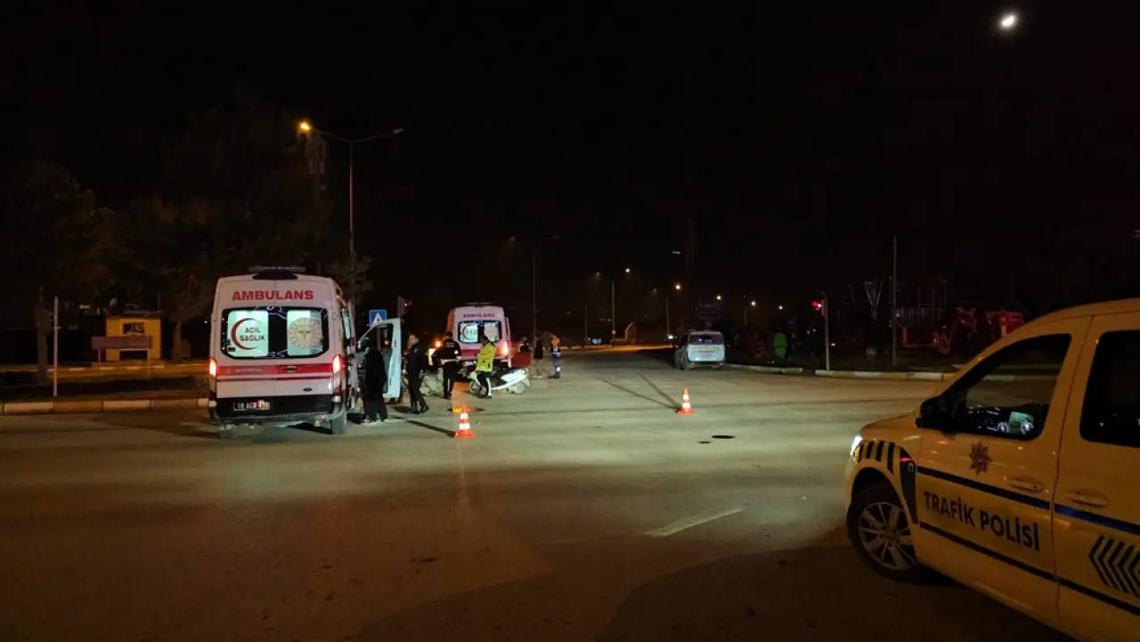 Kavşakta İki Motosiklet Birbirine Girdi 2