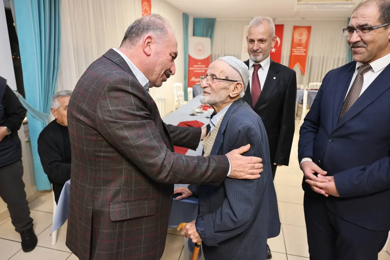 İftarı Huzurevi Sakinleriyle Yaptılar 1