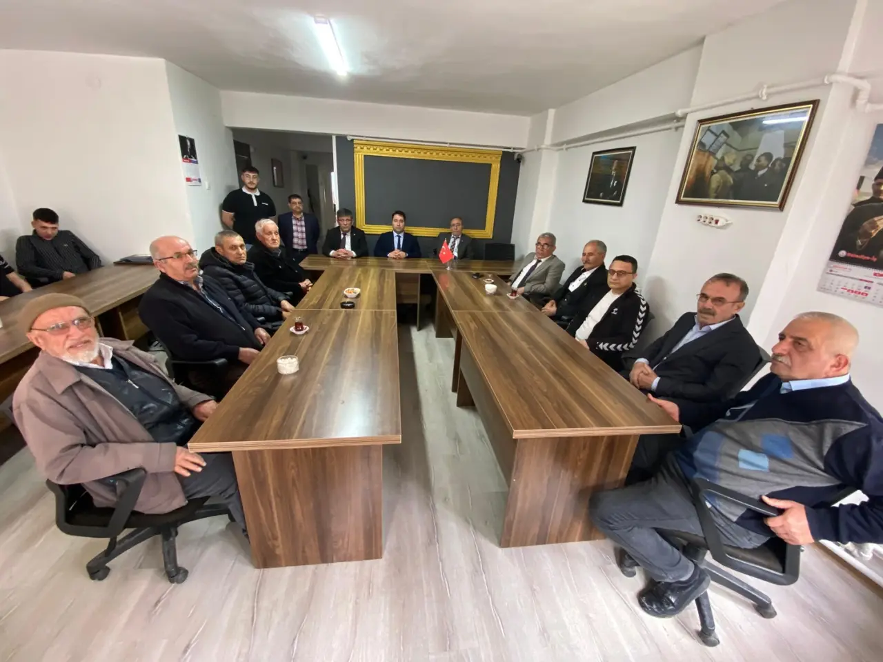 İYİ Partililer Parti Binasında Bayramlaştı 1