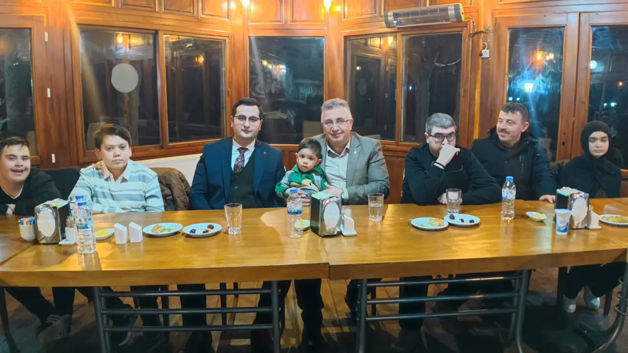 Oğuzlar’da Özel Bireyler İftar Sofrasında Buluştu 2