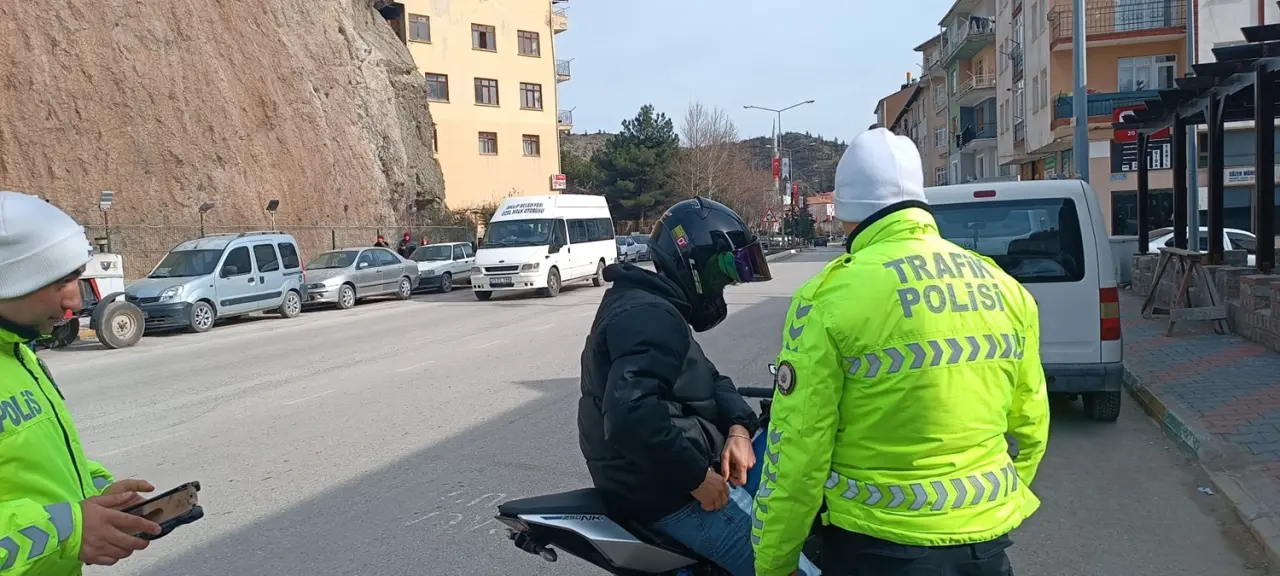 Kurallara Uymayan Sürücülere 266 Bin Lira Ceza Kesildi 2