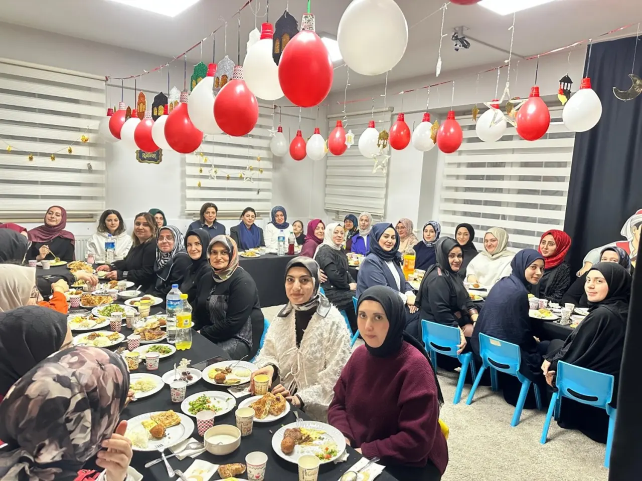 Öğrenciler İftar Sofrasında Buluştu 1