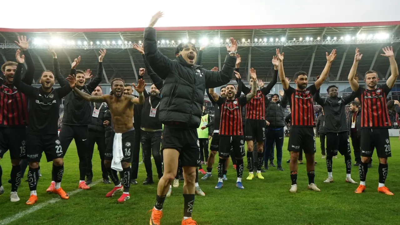 Şampiyonluk Geliyor: 2-1 9