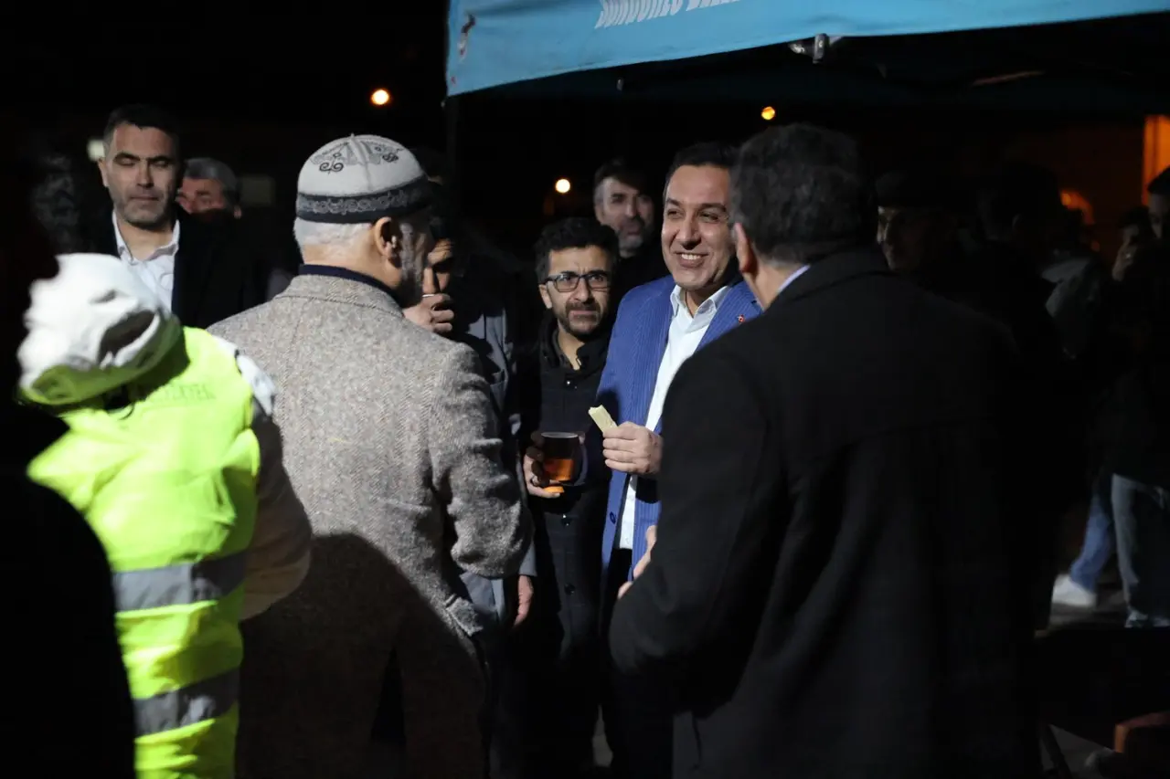 İlçe Halkıyla Çay Sohbetinde Buluştu 5