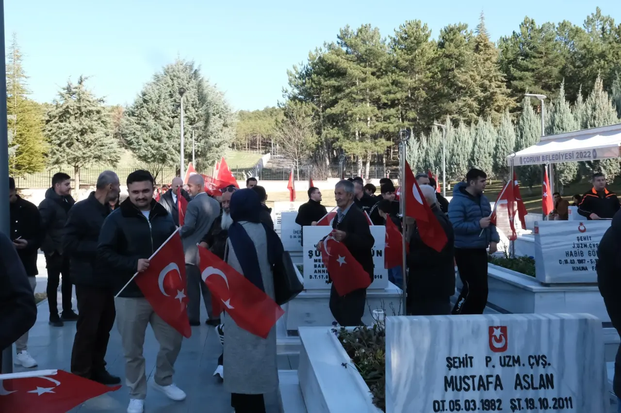 Şehitliklerde Bakım Çalışması 2