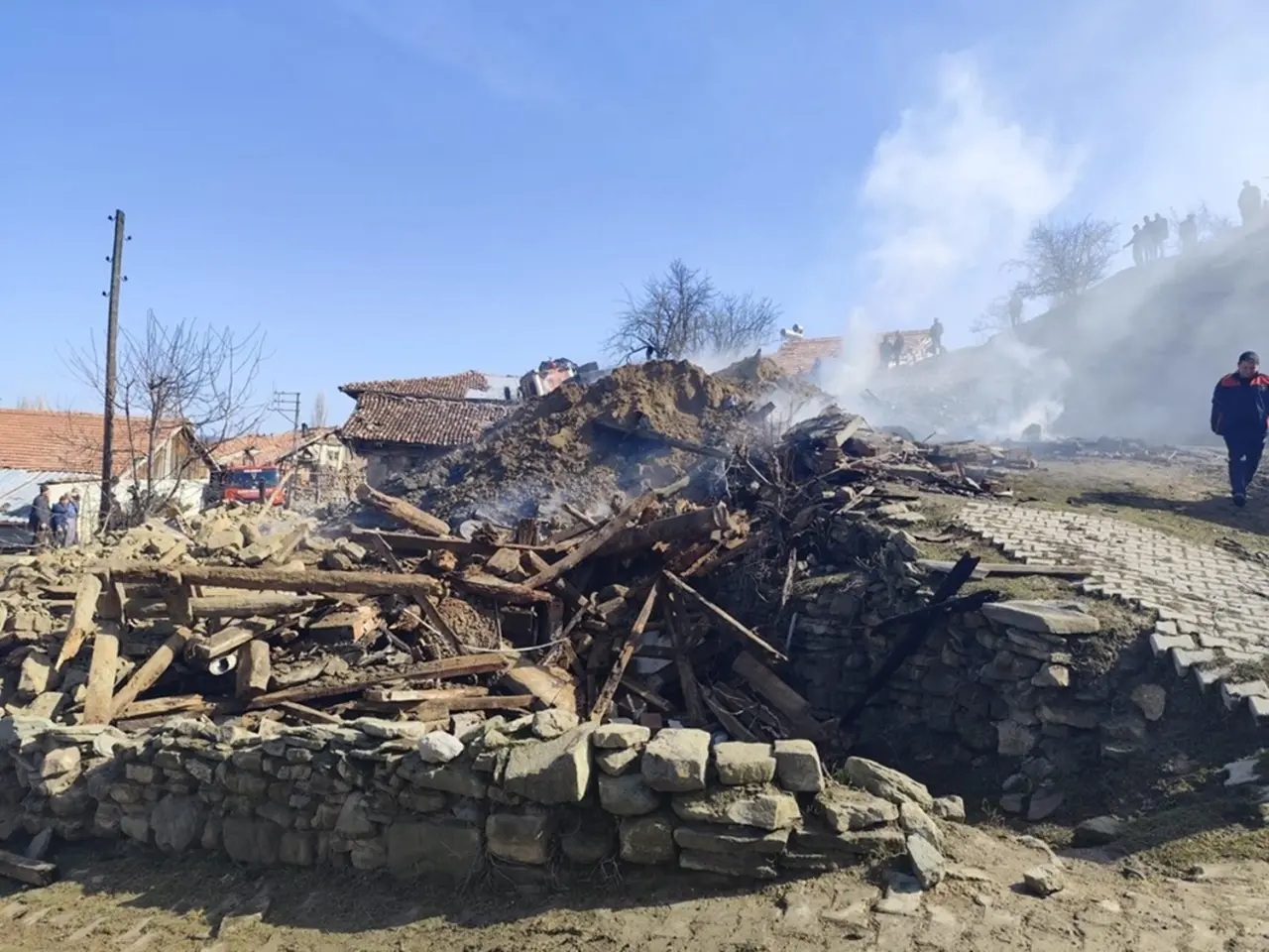 Yangının Ardından Yaralar Sarılıyor 4