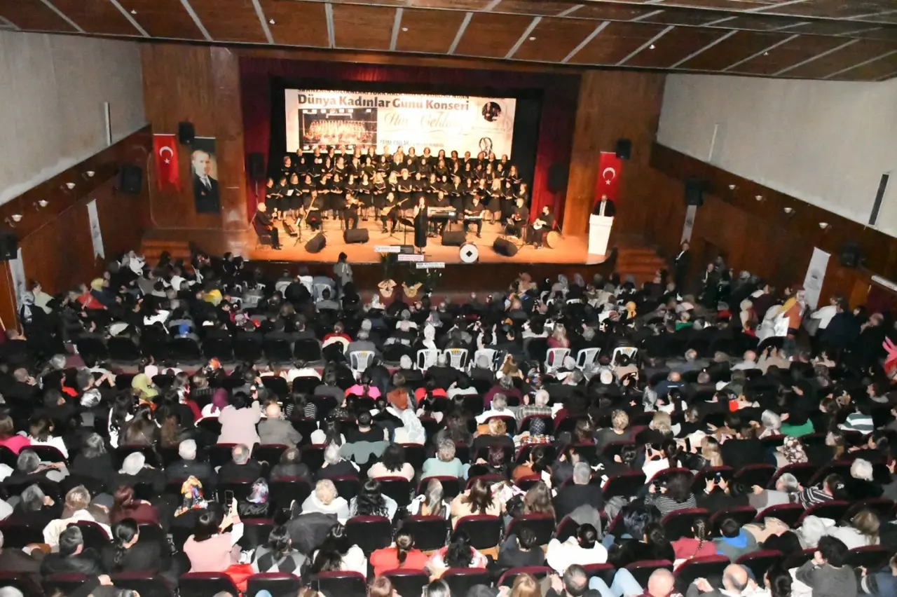 Sahnenin Sultanları Anadolu Ezgileriyle Büyüledi 6