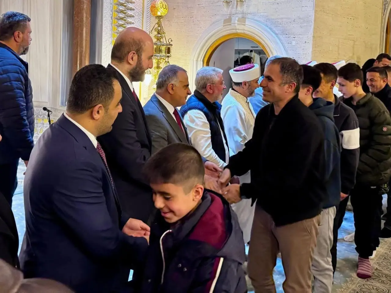 Kadir Gecesi Coşkusu Camilere Sığmadı 1