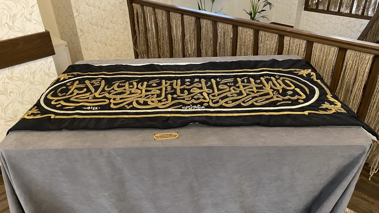 Kadir Gecesi’nde Kutsal Emanetlere Yoğun İlgi 3