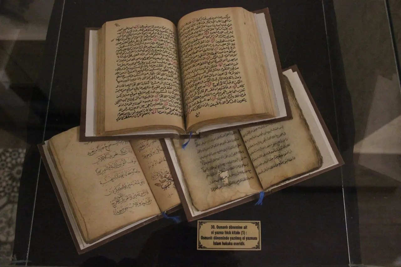 Kadir Gecesi’nde Kutsal Emanetlere Yoğun İlgi 2