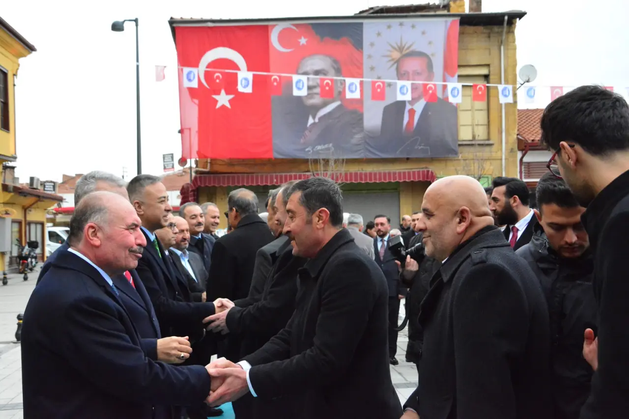 Bayramlaşma Yeni Meydanda Yapıldı 5