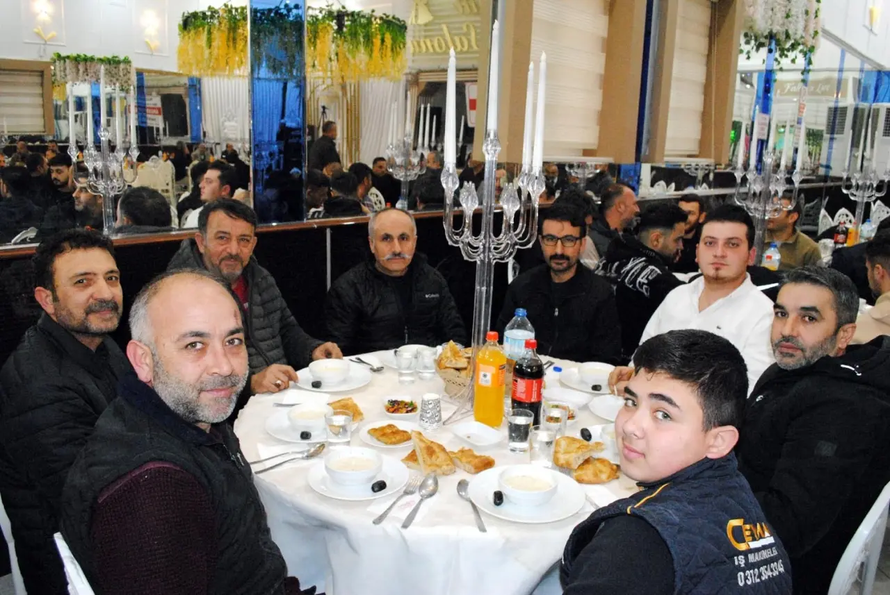 Mobilyacı Esnafı İftarda Buluştu 1