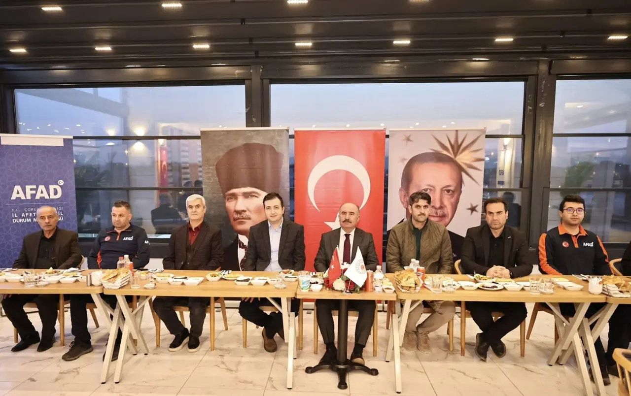 Vali Çalgan, AFAD Personeliyle Buluştu 4