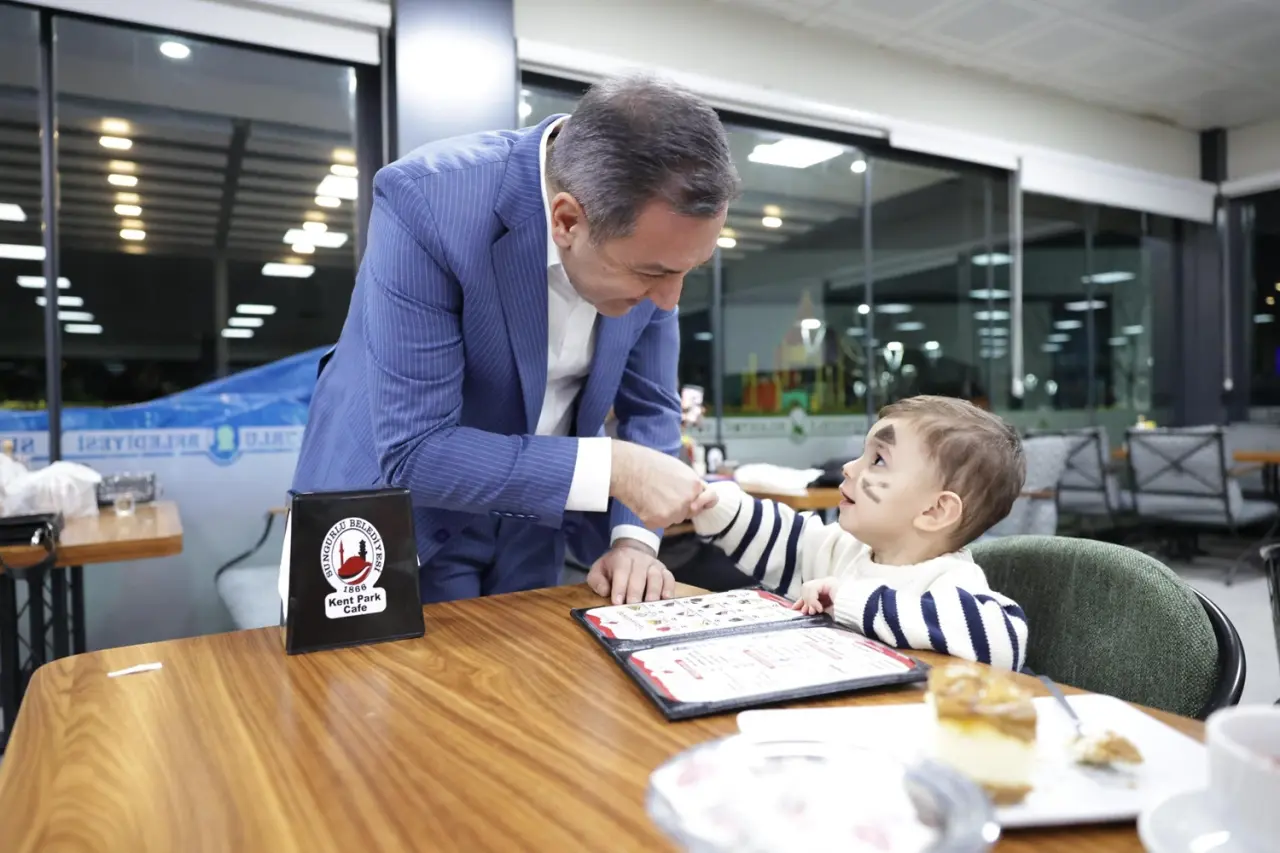 İlçe Halkıyla Çay Sohbetinde Buluştu 2