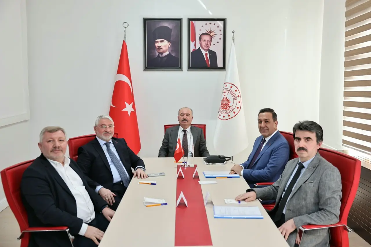 Sahipsiz Sokak Hayvanları İçin Buluştular 1