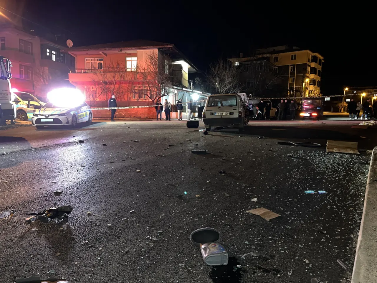 Savrulan Otomobil Bahçeye Daldı 2