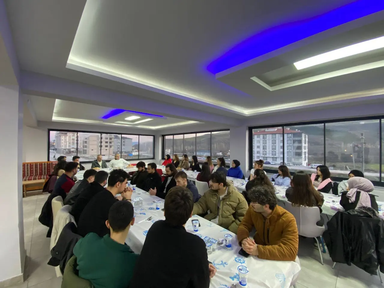 Üniversite Öğrencileri İftar Sofrasında Buluştu 4