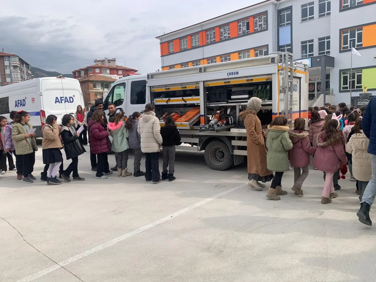 Arama-Kurtarma Ekipleri Anlattı, Çocuklar Dinledi 2