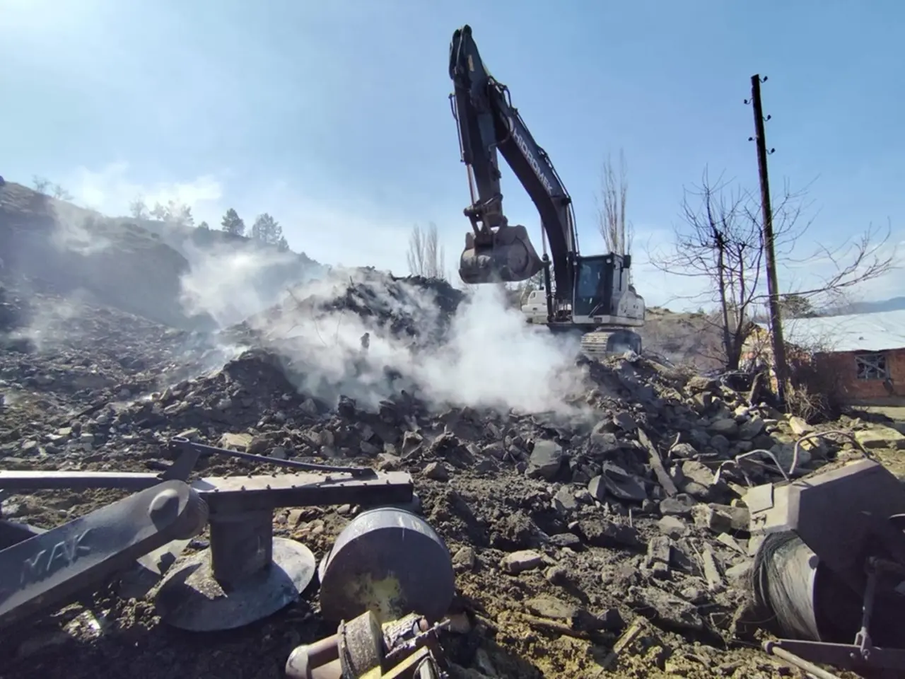 Yangının Ardından Yaralar Sarılıyor 1