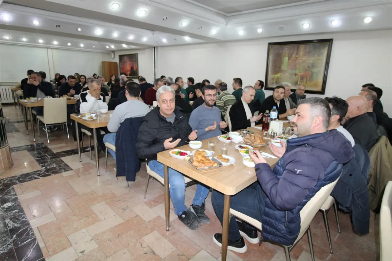 İl Özel İdare Personeliyle İftarda Buluştular 1