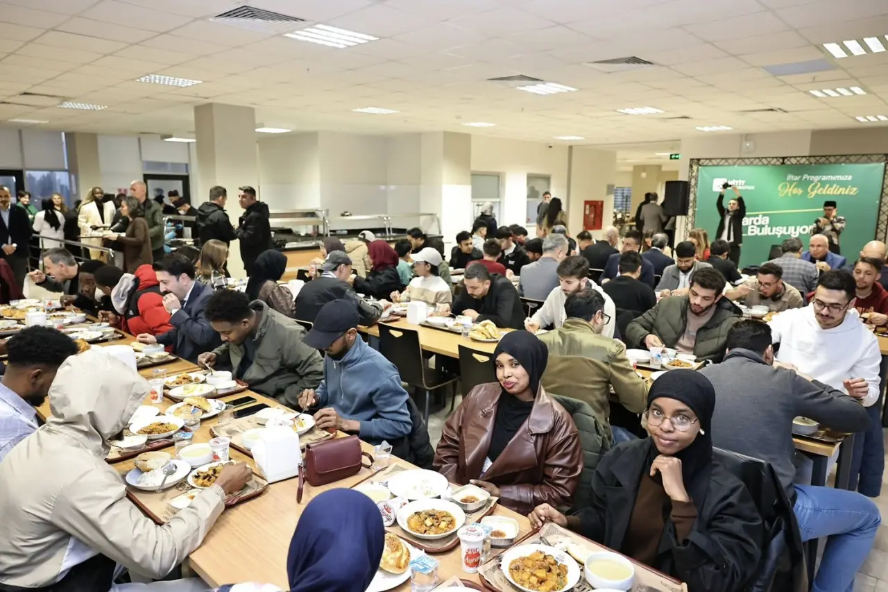 Uluslararası Öğrenciler İftar Sofrasında Buluştu 7