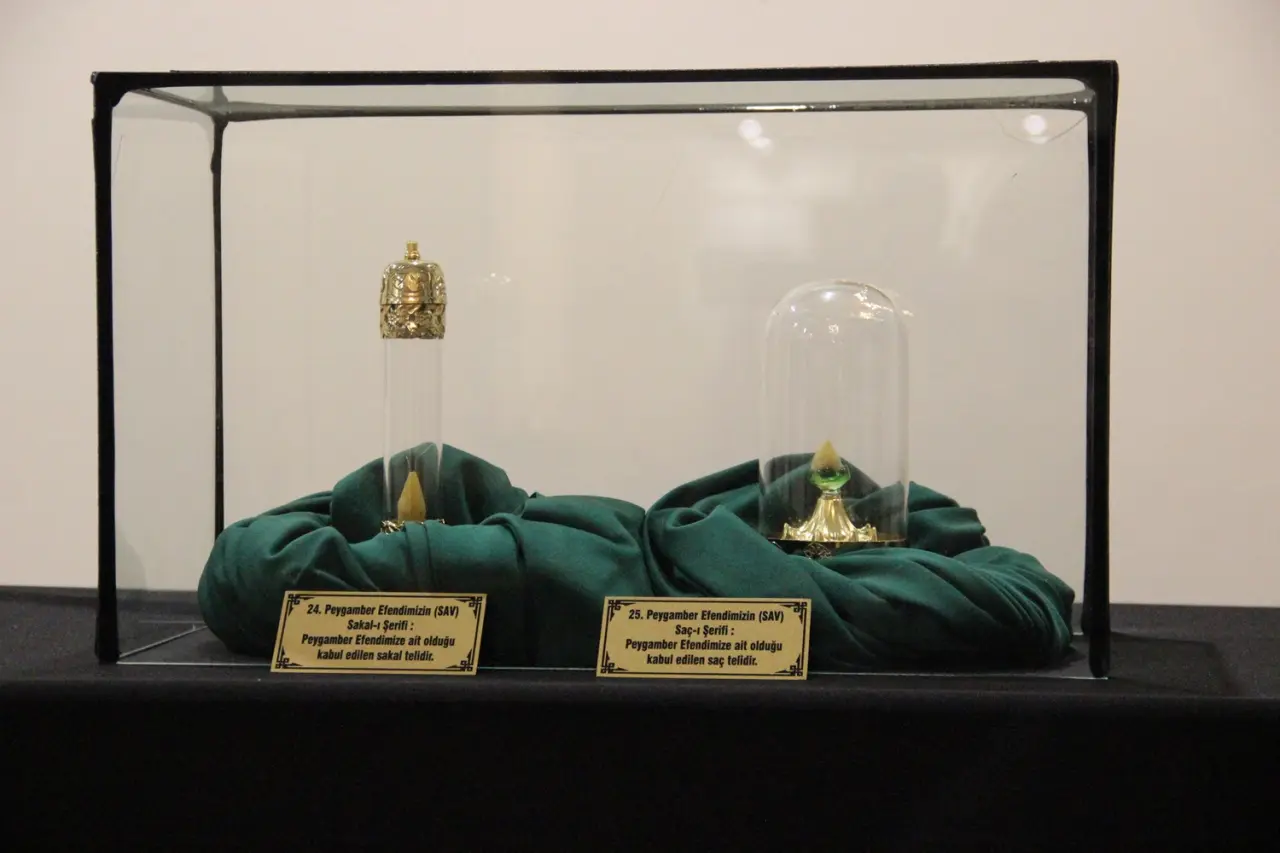 Kadir Gecesi’nde Kutsal Emanetlere Yoğun İlgi 9