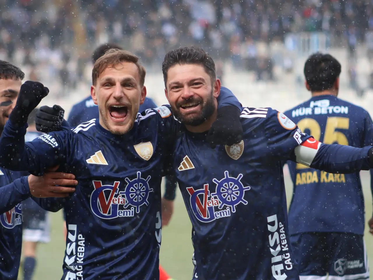 Krallık Yarışında Ortalık Kızıştı 1