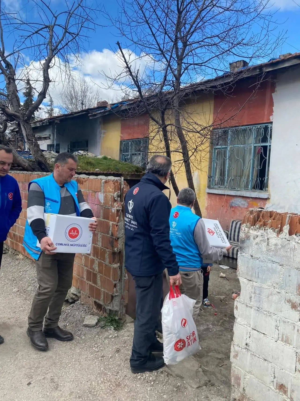 İhtiyaç Sahiplerine Gıda Yardımı 1