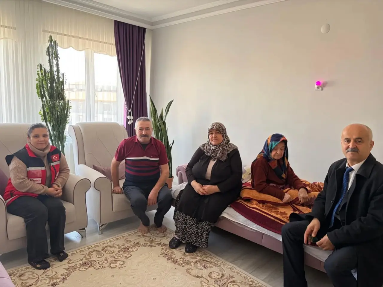 Engelli ve Yaşlılar Yalnız Bırakılmıyor 2