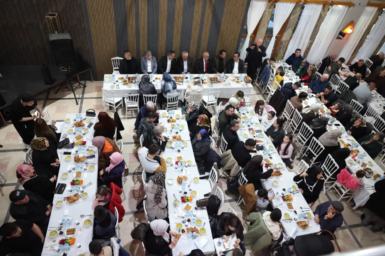 Balkan Türklerinin İftar Sofrasına Konuk Oldu 3