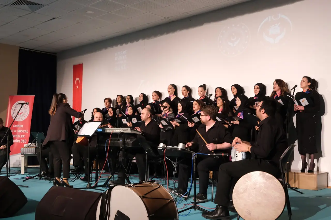 Çorum'da Kadınlardan Oluşan Gönülden Ezgiler Korosu Konser Verdi 3