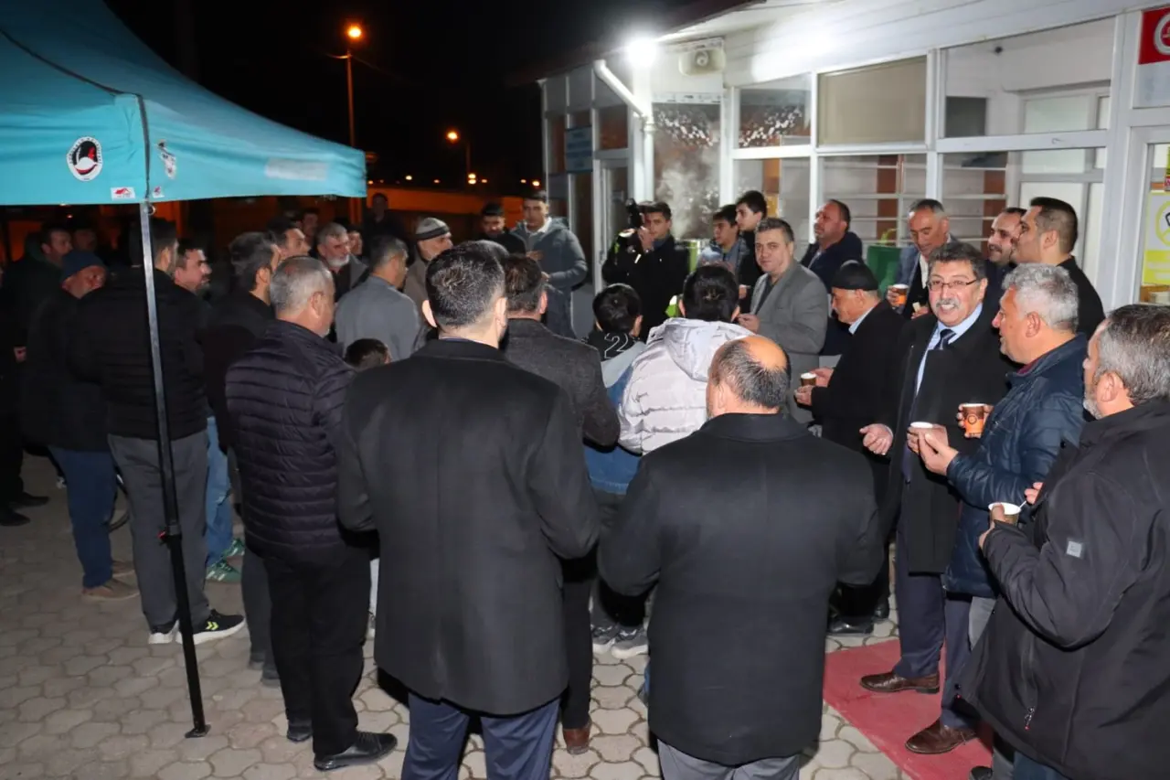 İlçe Halkıyla Çay Sohbetinde Buluştu 4