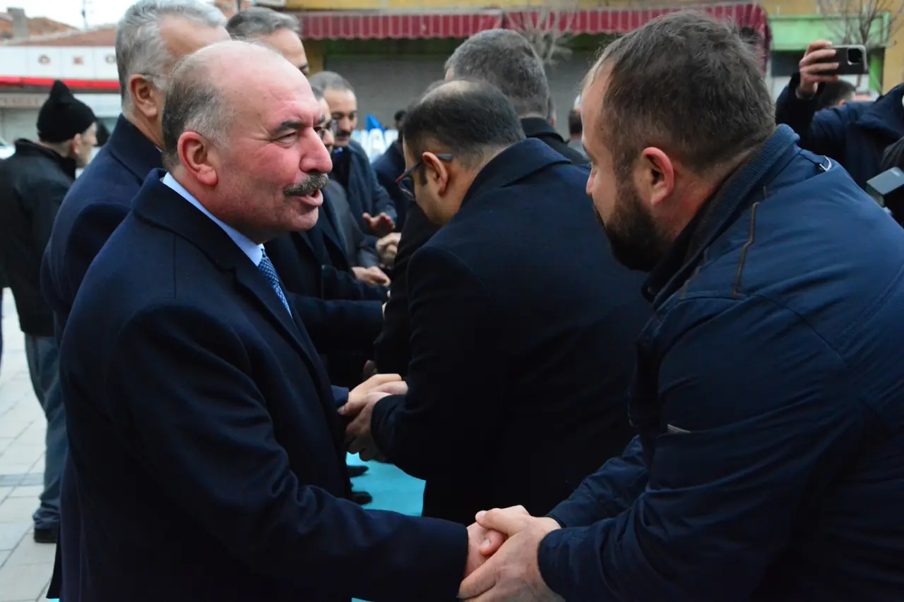 Bayramlaşma Yeni Meydanda Yapıldı 7