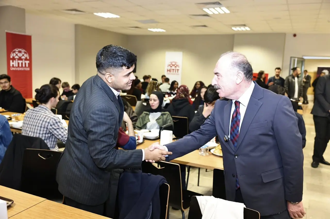 Uluslararası Öğrenciler İftar Sofrasında Buluştu 2