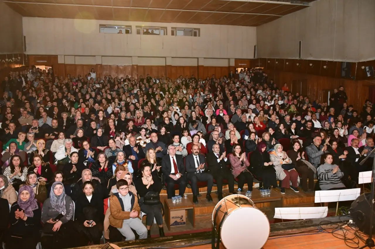 Sahnenin Sultanları Anadolu Ezgileriyle Büyüledi 2