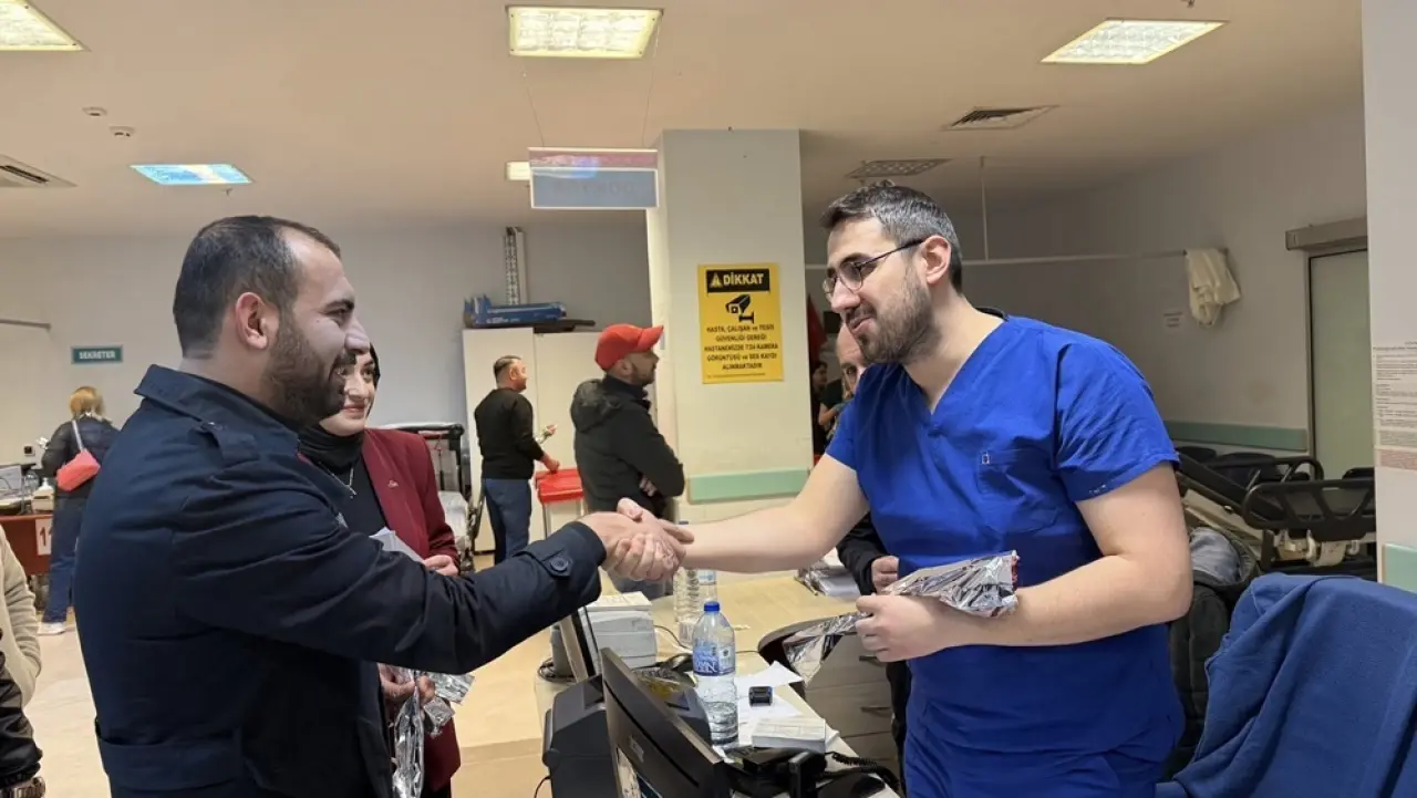 AK Partililer Sağlık Çalışanlarını Unutmadı 3