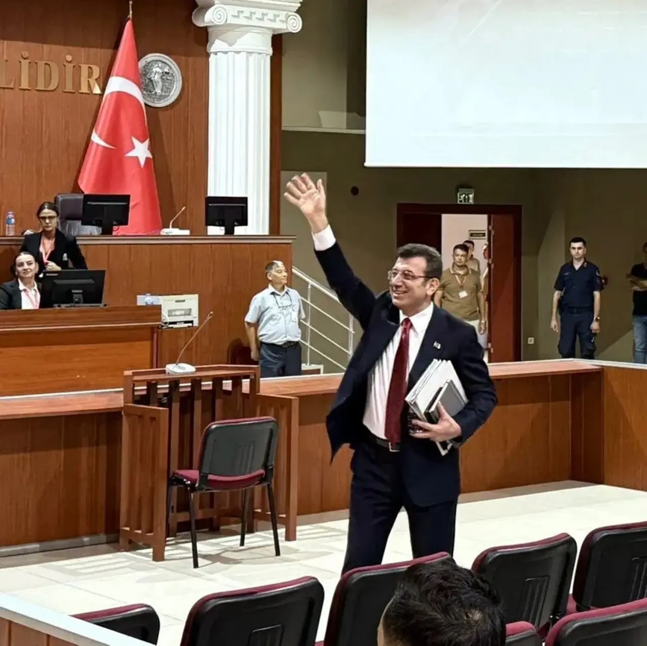 Ekrem İmamoğlu’nun Duruşmasında Bir Çorumlu 1