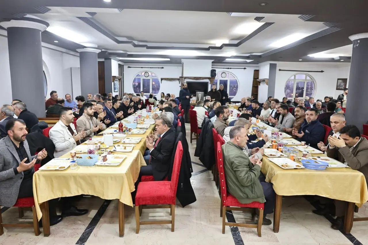 Çorum Protokolü ve Esnaf İftar Sofrasında Buluştu 5