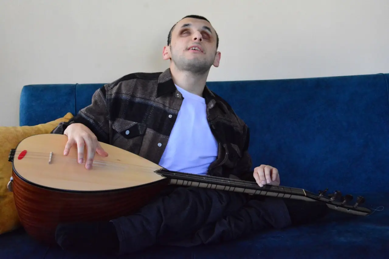 Müzik Aşkı Engellerini Aştı 1