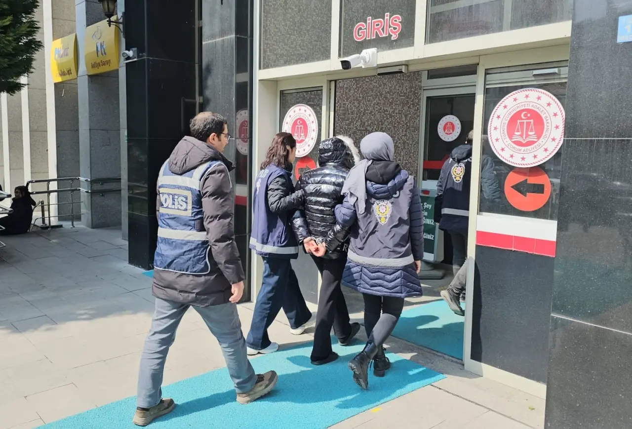 Çorum'da 92 Yıl 1 Ay 27 Gün Hapis Cezası Bulunan Firari Hükümlü Yakalandı 2