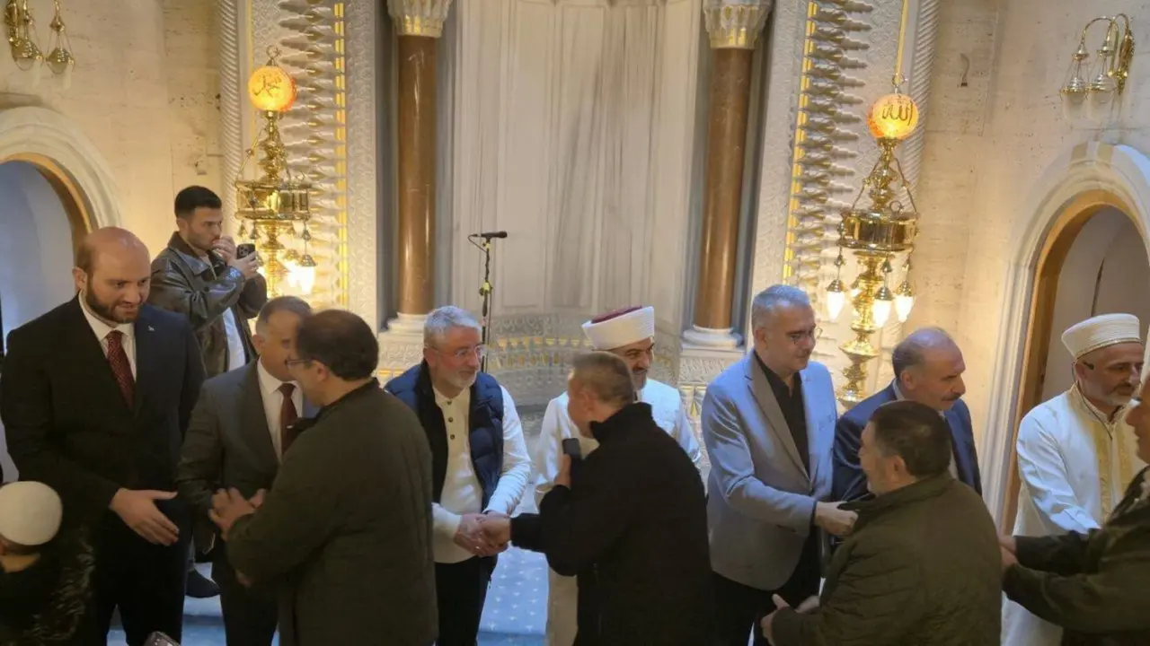 Kadir Gecesi Coşkusu Camilere Sığmadı 3