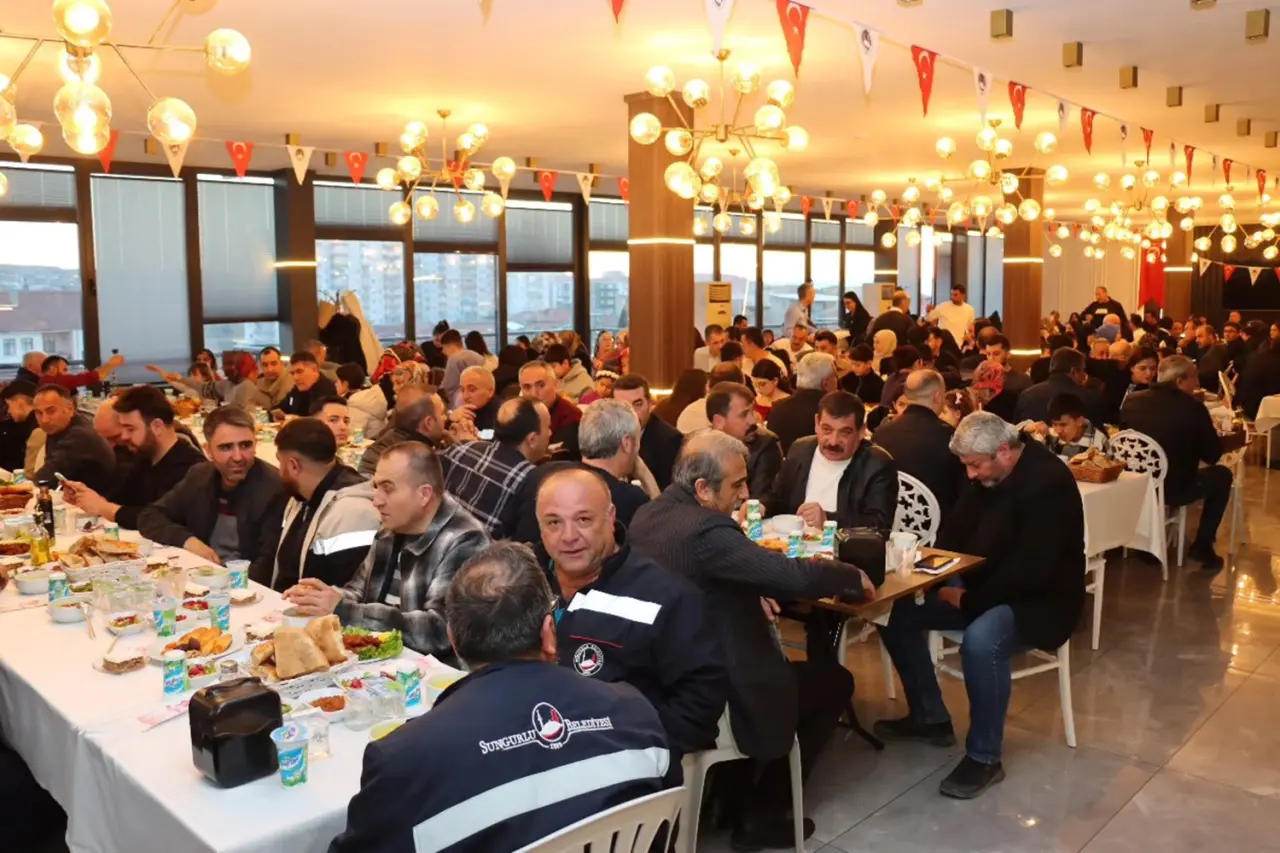 Sungurlu Belediyesinde Personelle İftar Buluşması 2
