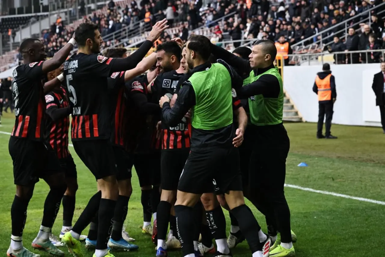 Manisa’da Finale Yakınlaşma Maçı 4