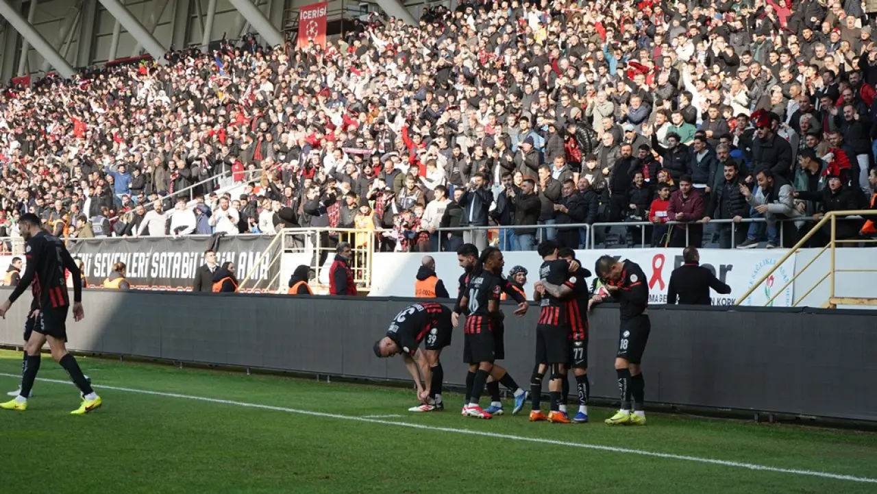 Şampiyonluk Geliyor: 2-1 5