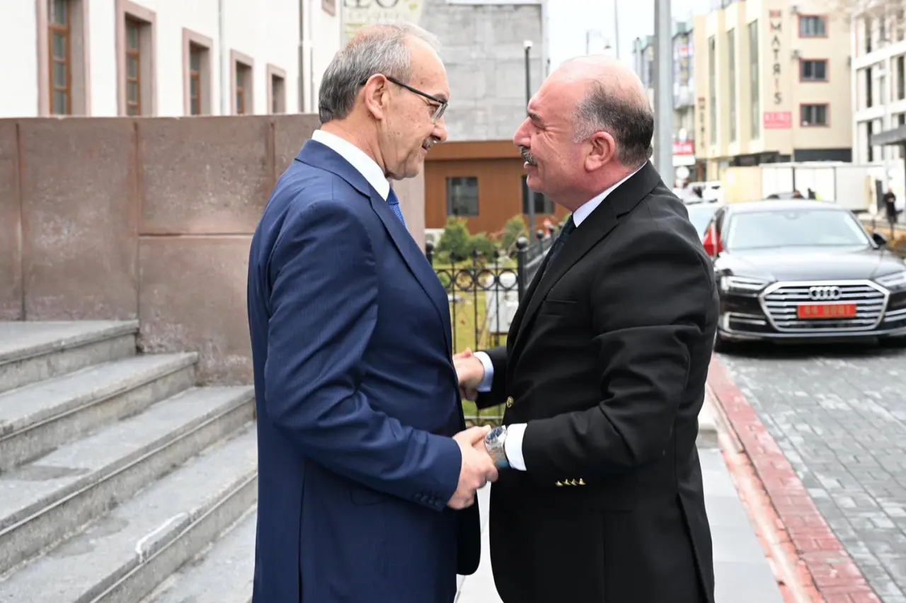 Vali Çalgan’dan Eski Okul Arkadaşına Sürpriz 2