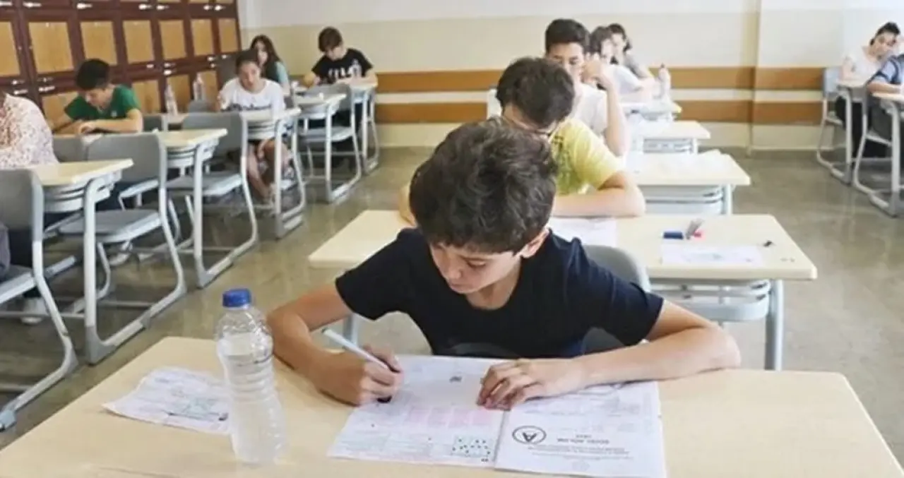 Öğrenciler Ter Döktü, Veliler Kapıda Bekledi 2